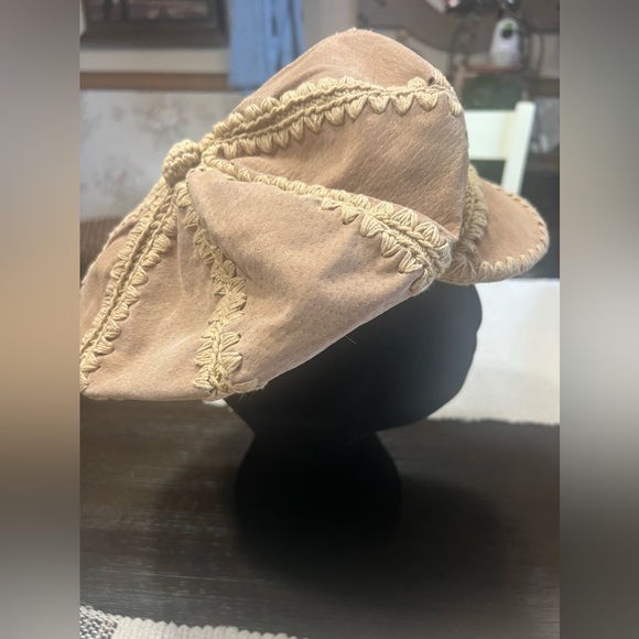 Women’s Crochet Tan Newsboy Hat By Lane Bryant - Picture 7 of 10